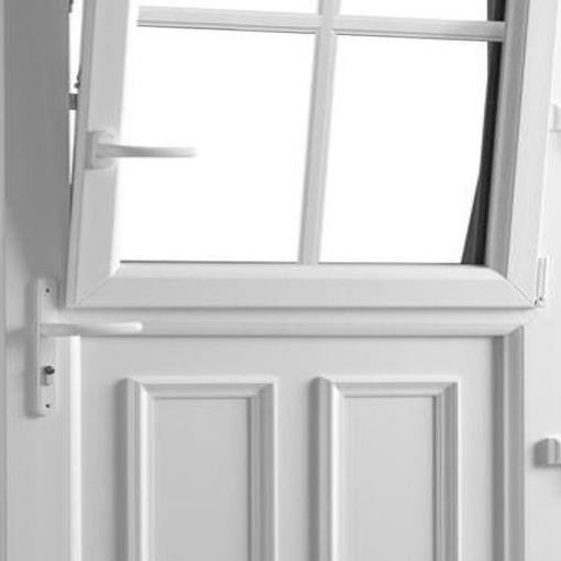 Porte d'entrée ouvrant dans ouvrant