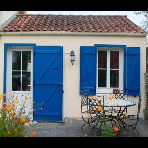 Volet battant avec précadre